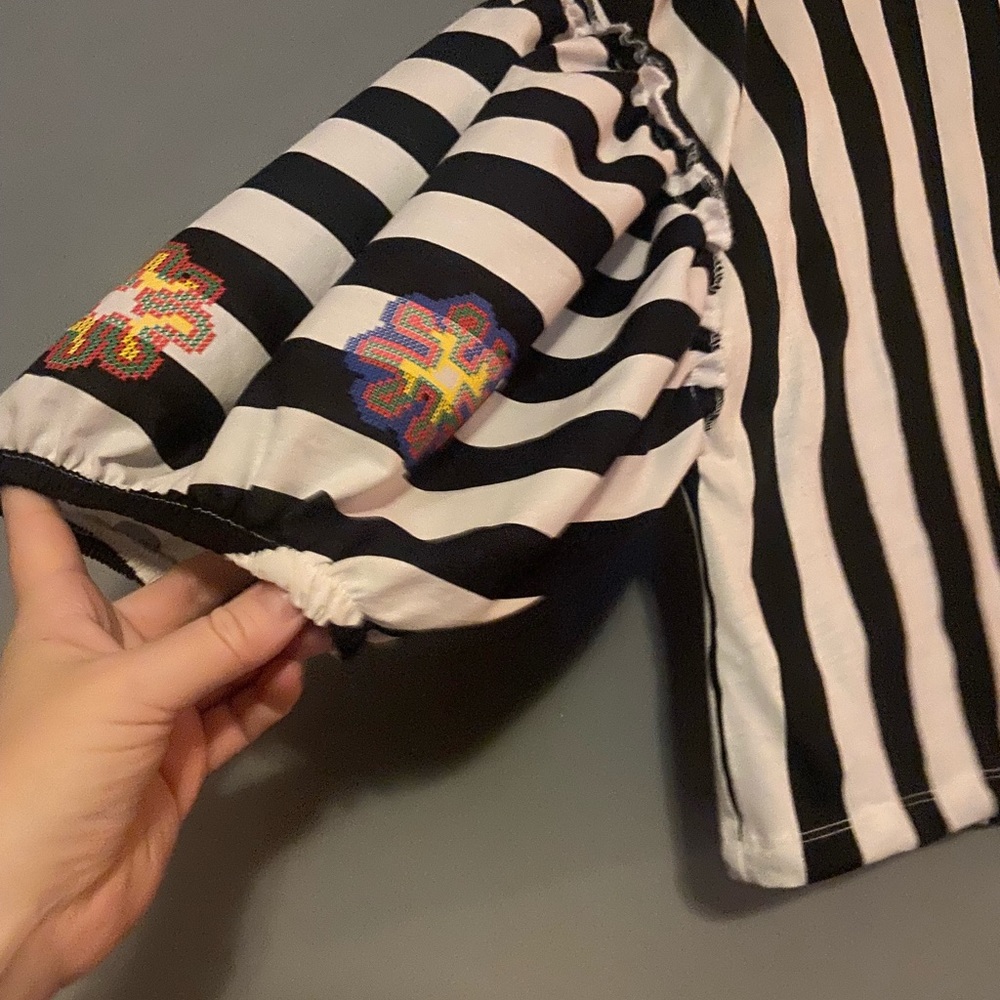 Zara puffed sleeves crop top